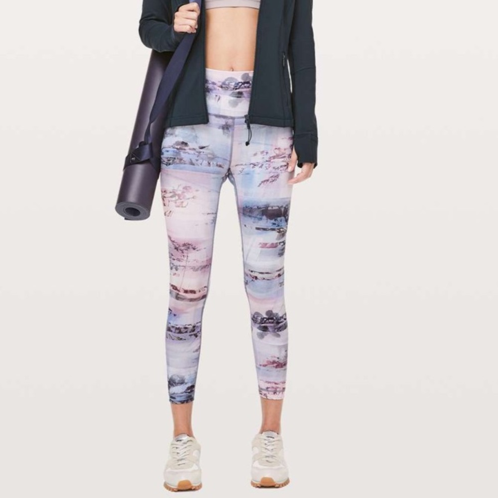 Lululemon High Rise Wunder Under 25” Size 6